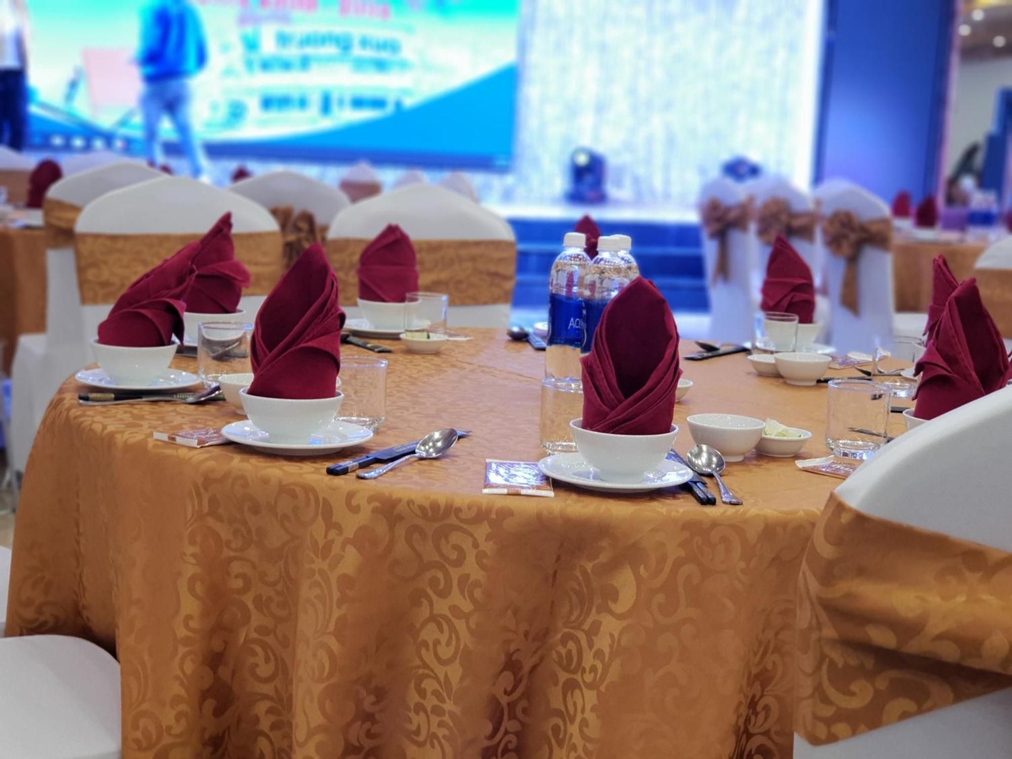 Phu Cuong Beach Hotel Dong Hoi Exteriör bild
